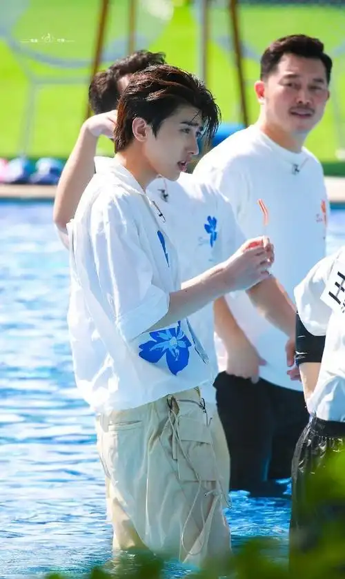 蔡徐坤##蔡徐坤范思哲全球品牌代言人