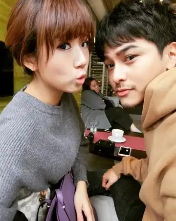 方志友嘟嘴亲杨铭威! 老公回送「心型唇」画面闪炸