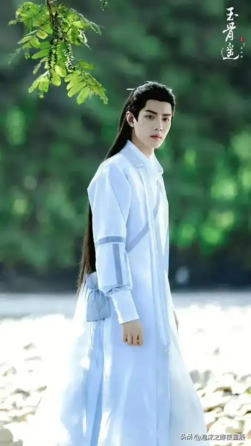 时影的全身照哦!仙气飘飘大神官#玉骨遥 #肖战 #肖战玉骨遥 - 抖音