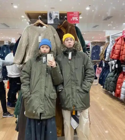 优衣库是个放大镜美的人穿出日系感普通人穿出大妈感