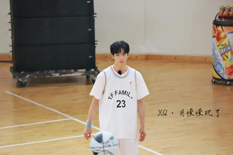 刘耀文夏日运动会