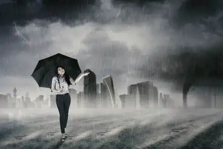 男女风雨中图片