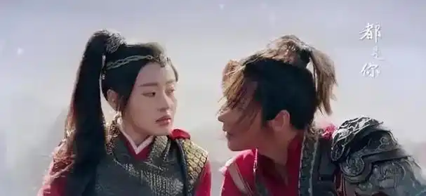 杨洋被曝恋情史:为追张天爱亲自站台!俩人穿相同衣服被扒出!