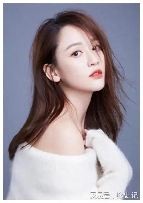 陈乔恩迷人妖娆身材超好清纯活力交融