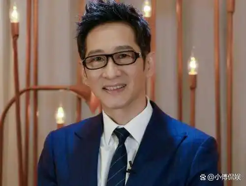 回顾:出道32年无差评,母亲离世却惹争议,王劲松究竟经历了什么