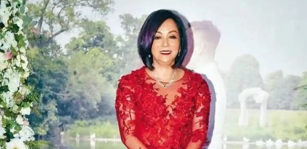 让毛玉萍结交了很多好友,更是在做生意期间遇见了周正毅