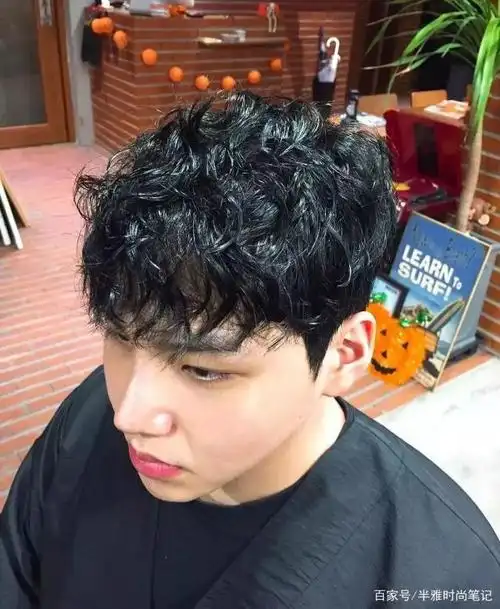 说到渣男发型,第一想到的就是"锡纸烫"