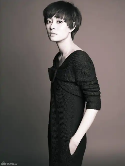 孙俪拍写真秀萌萌萌哒表情 俏皮俊丽似梦幻少女_明星写真_图集_电影网