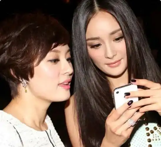 三张合照,把对孙俪的"排挤"体现得淋漓尽致_腾讯新闻