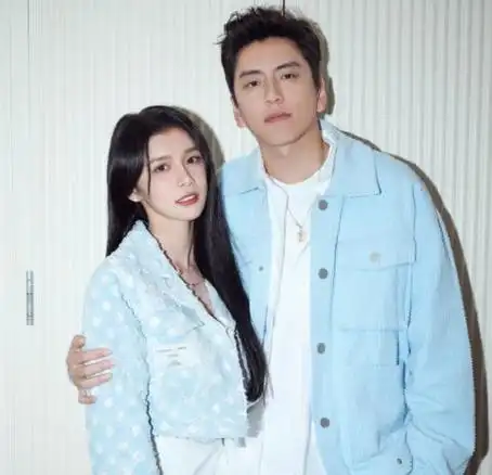 王大陆和蔡卓宜疑分手男方被曝出新恋情与长腿美女同游新加坡