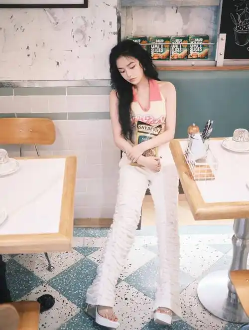 搜狐娱乐讯 5月13日,安崎生日写真照释出,配文"