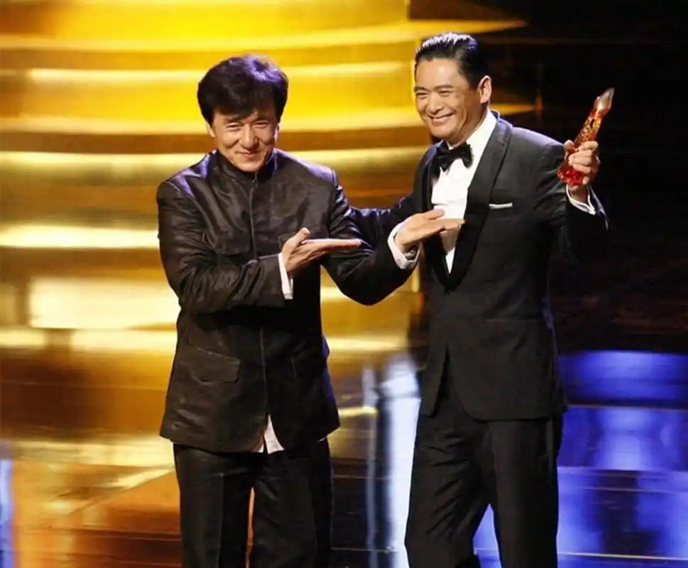 周润发:不与成龙合作的原因 周润发和成龙在国内外都享有巨大的人气