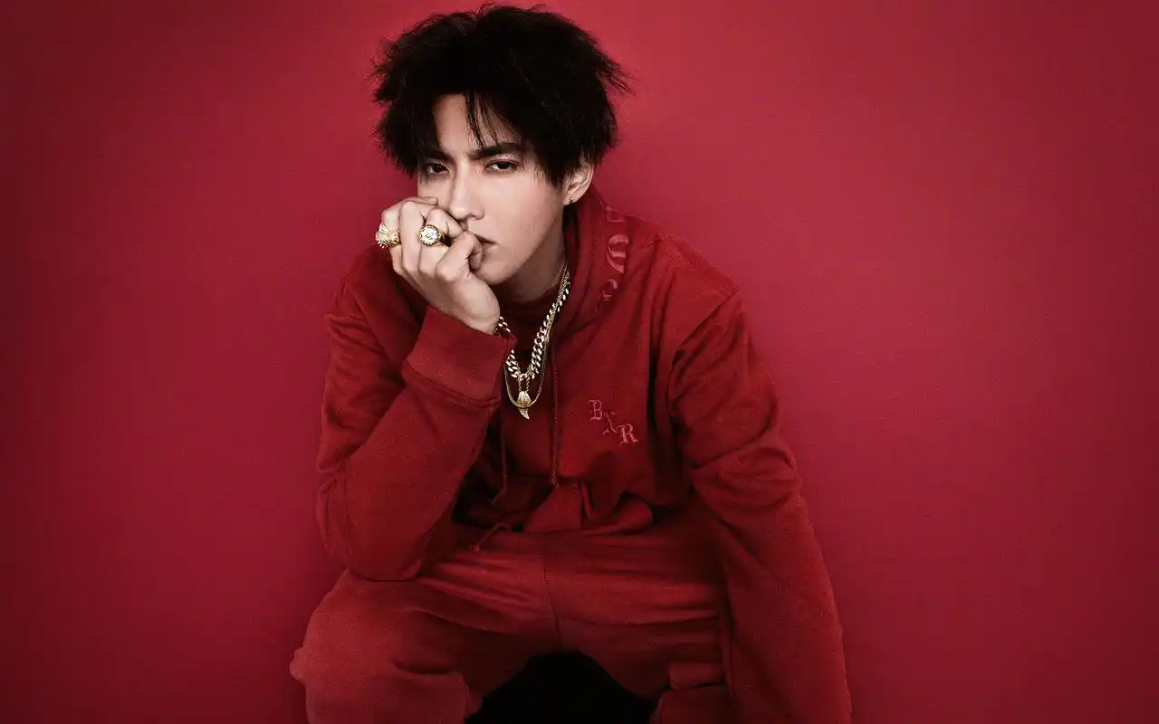 吴亦凡嘻哈摇滚风高清桌面壁纸