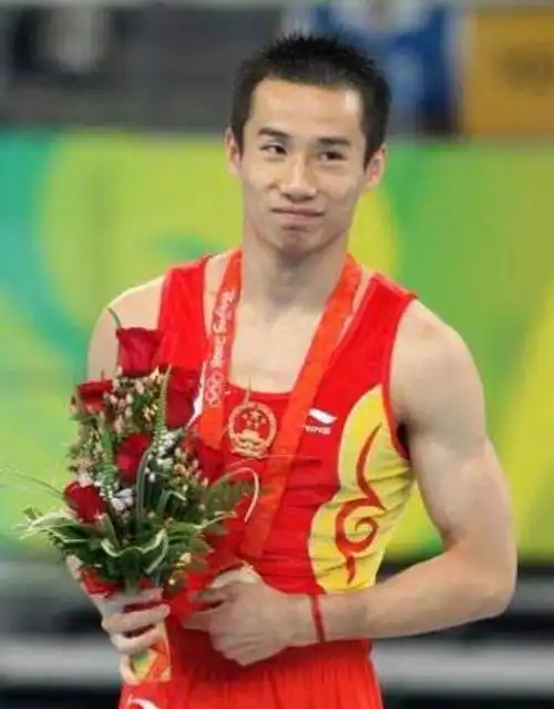 奥运冠军的日子也不好过:有人被女友诈骗,有人两度离婚被指出轨|肖钦