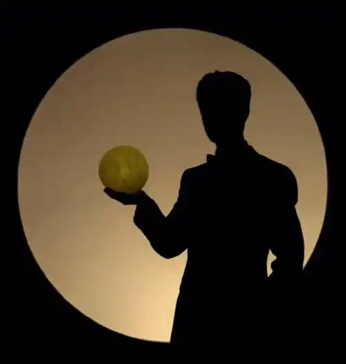 王一博中秋剪影