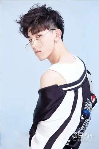 [消息]时尚圈新宠郭俊辰 堪称"行走的杂志"