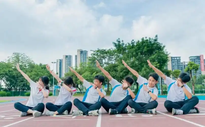 组图这就是青春的滤镜高考散场来看顺德一中创意毕业照