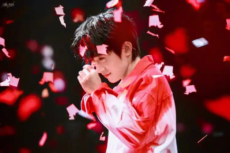 易烊千玺壁纸分享