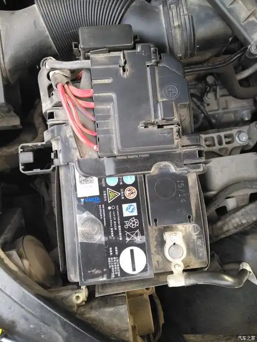 发几张2013款1.6l朗逸发动机仓图片,供参考