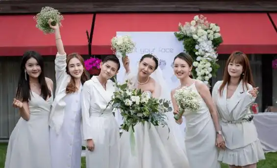 快女齐聚惹人感动,圈外老公颜值超高_李斯丹妮_男子_因为