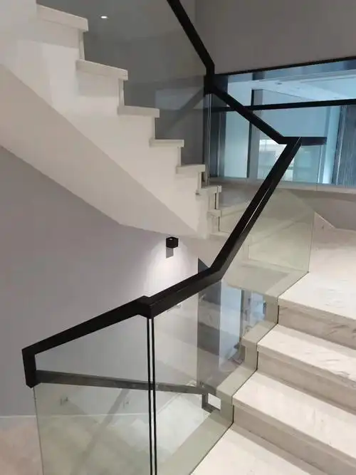 楼梯扶手钢化玻璃扶手楼梯钢槽现代家用室内栏杆超白实木长虹阳台护栏