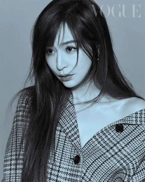 王心凌梦幻爱心大片诠释色彩氛围感