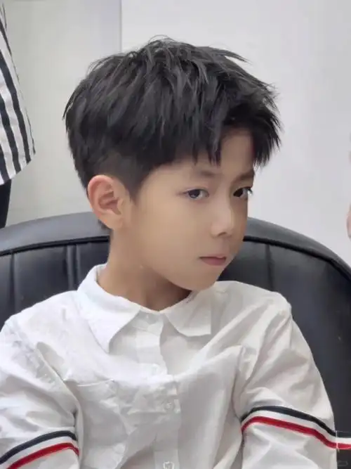 酷酷的少年发型