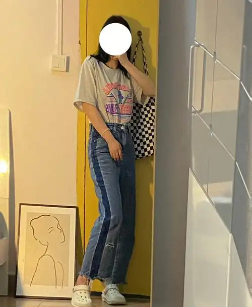 155小个子女生色彩穿搭灰短袖搭配牛仔裤