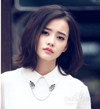 圆脸中长发发型