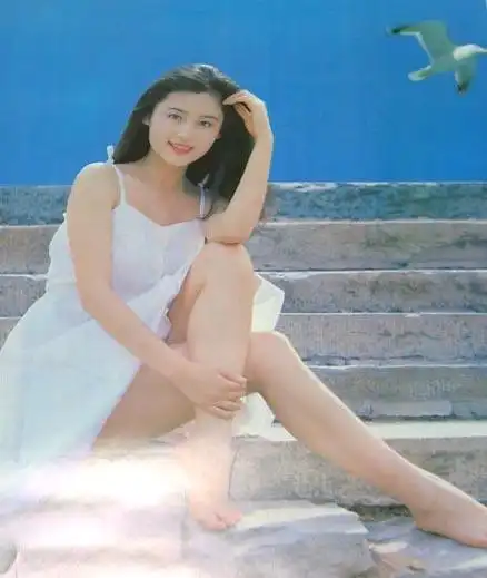 陈红九十年代初期一组挂历照曝光真是极具实力的漂亮