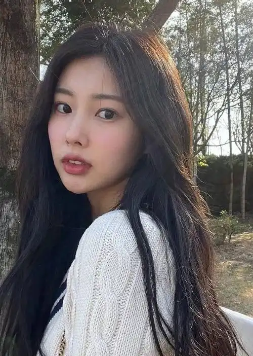 南韩最美女友脸自拍爆火赶超jennie她终于不是万年小透明