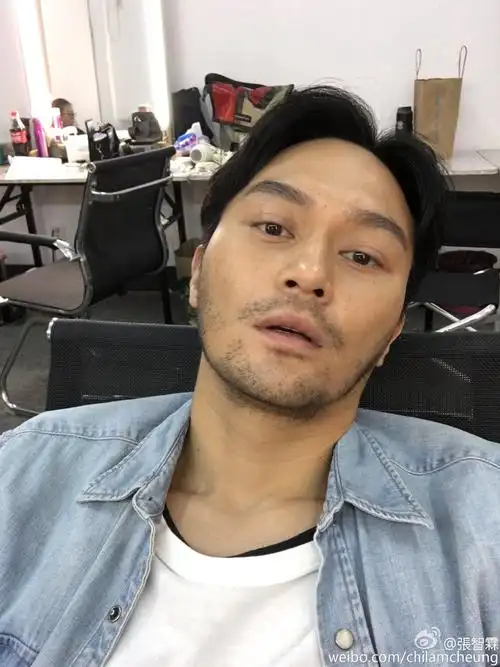 那些年男明星的迷惑自拍