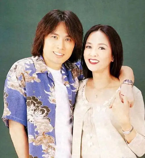 发现这两个人真的很喜欢背后抱诶0101#郑裕玲  #missmo  #黄子华