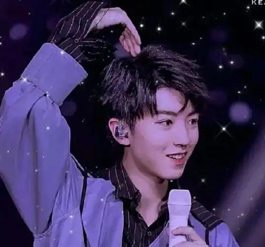 小螃蟹们,给王俊凯一片蓝海吧!