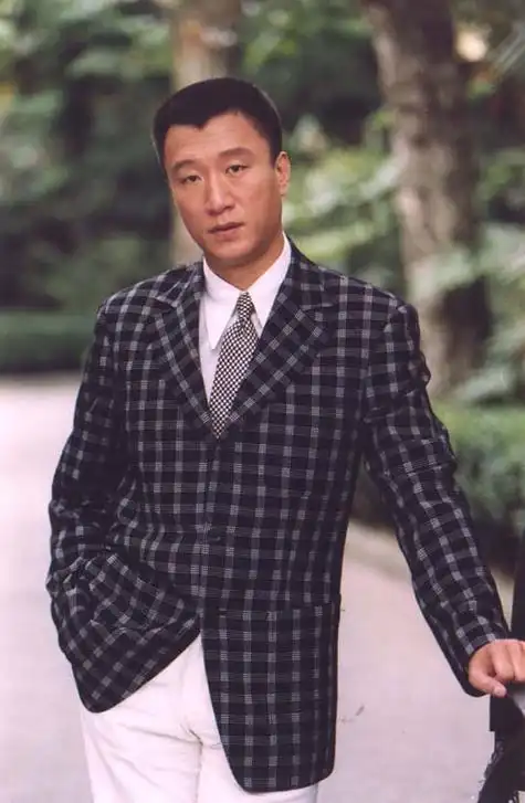 《像雾像雨又像风》主演剧照(27)--孙红雷(饰陈莱)