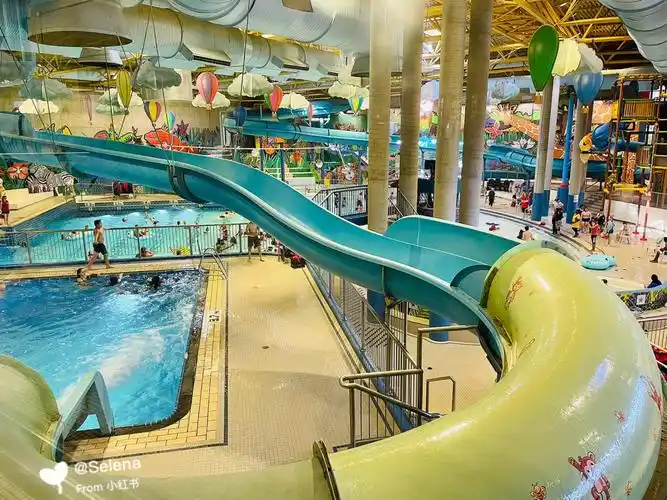 消暑好去处的室内水上乐园- village square