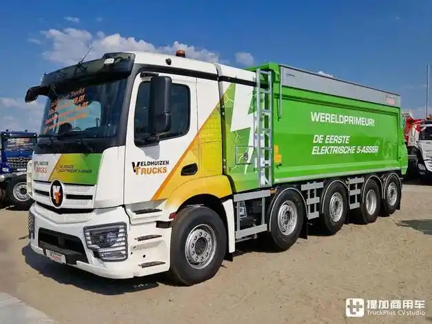 轻松承载30吨,奔驰eactros 400 10x2工程自卸车实拍