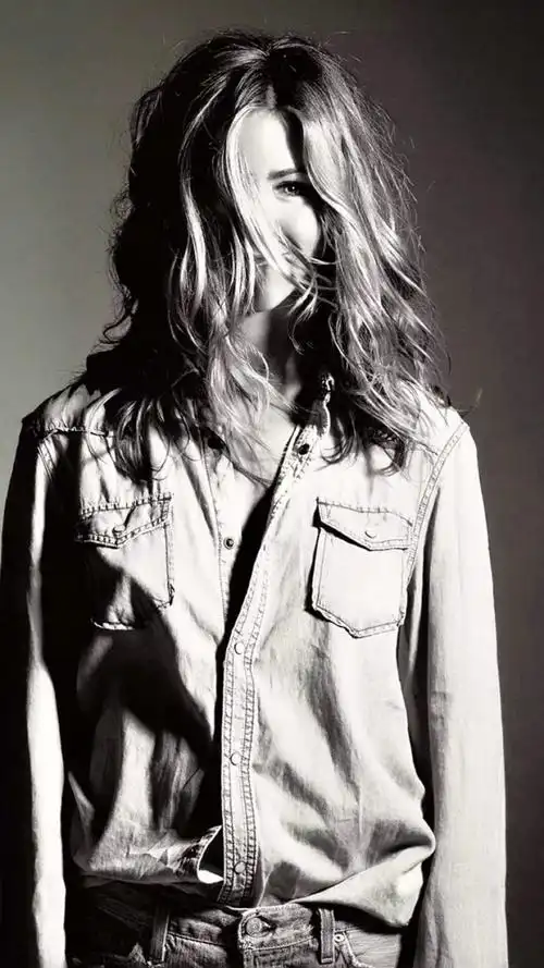 欧美风女生壁纸锁屏 个性 黑白 _ 放浪不羁的女人们 [图片专辑]