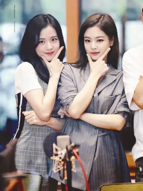金珍妮jennie与jisoo美好瞬间二