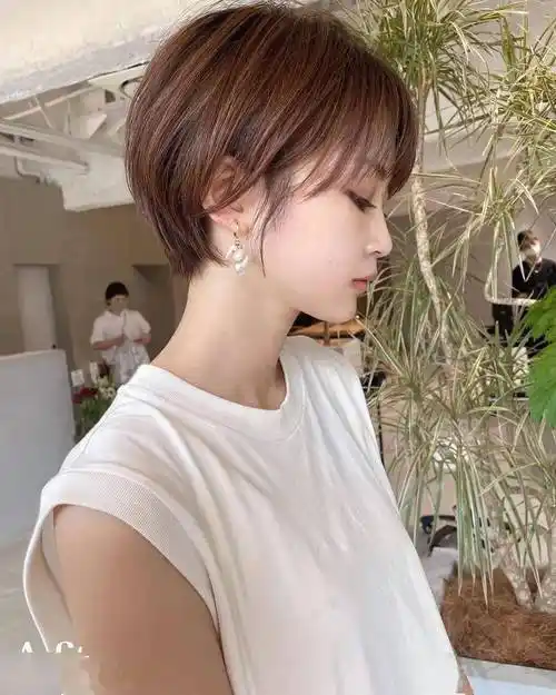 换对"精灵系"短发有多美,看完这8组对比就知道,小脸又减龄_发型_效果