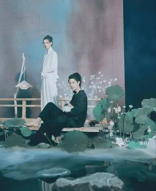 肖战王一博的芭莎美照,陌上人如玉,公子世无双_战拍_照片_帅哥