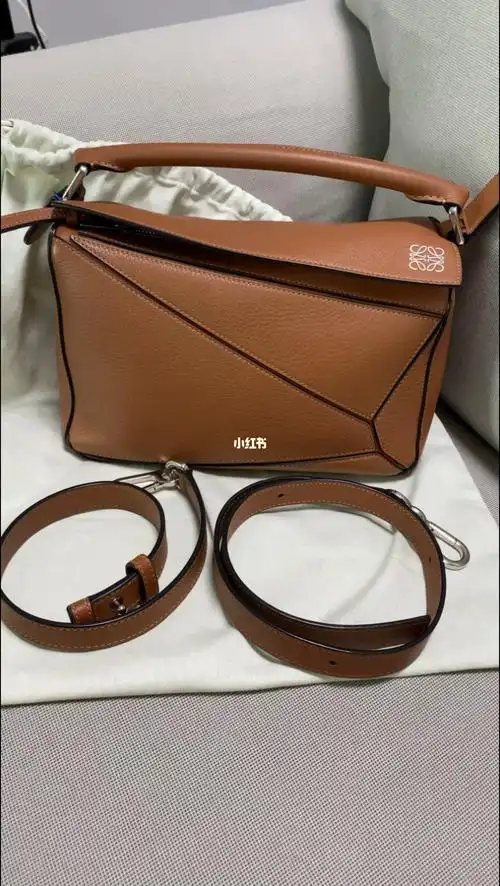 98新罗意威新版几何包puzzle小号只要11000