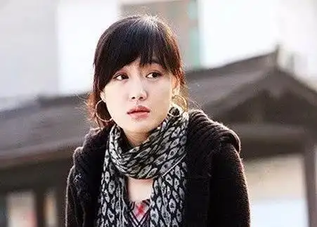 薛佳凝自曝皈依佛门 12月8日,胡歌前女友薛佳凝晒出自己与佛门上师的