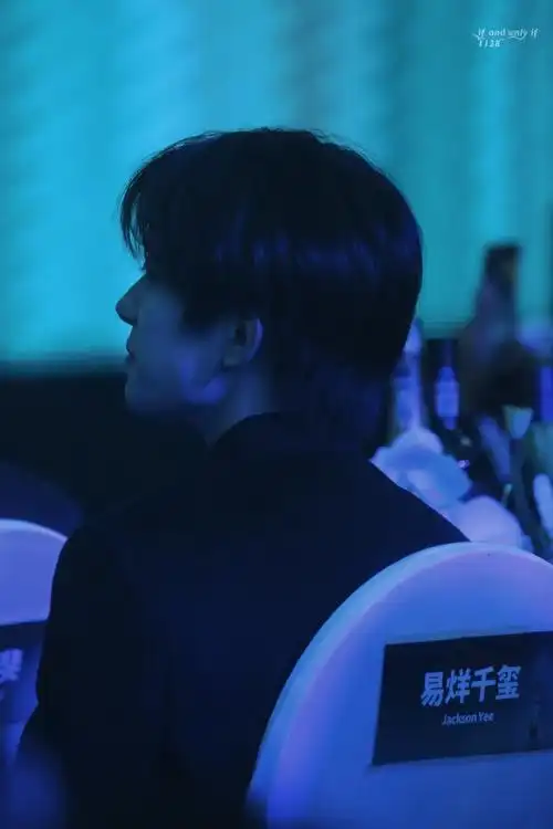 易烊千玺闭眼侧颜##一心一意,易烊千玺