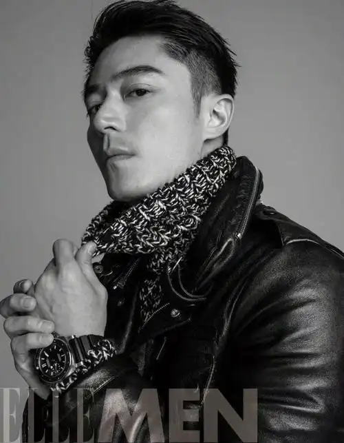 霍建华黑白大片鱼尾纹明显自称感觉很好