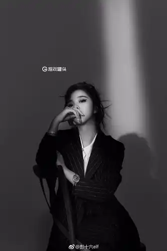 彭十六elf最新写真自拍照片 黑白格调彰显霸气风格20p