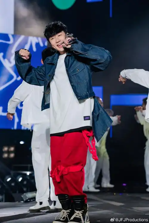 林俊杰jj20世界巡回演唱会##jj20andbeyond##在林俊杰演唱会重拾快乐