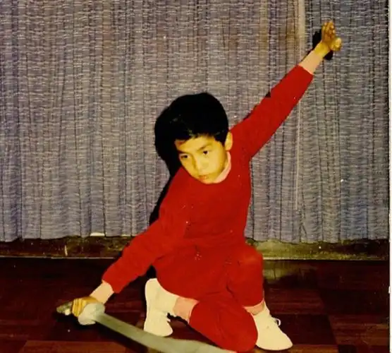 甄子丹儿时练武照曝光网友感叹时光飞逝