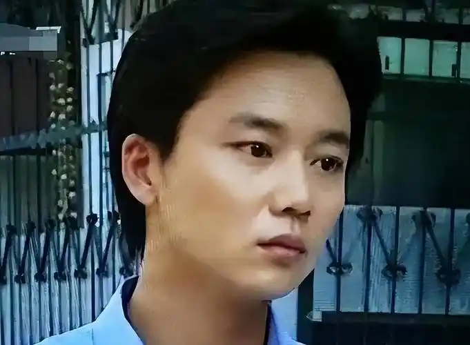 尤其对于刘奕君而言,他的情况比张嘉译还要糟糕.