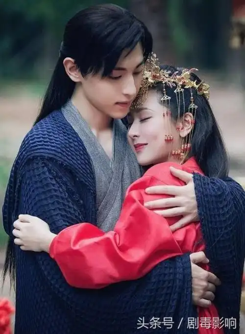 邓伦杨紫吧邓伦ins未回关杨紫被cp粉反噬